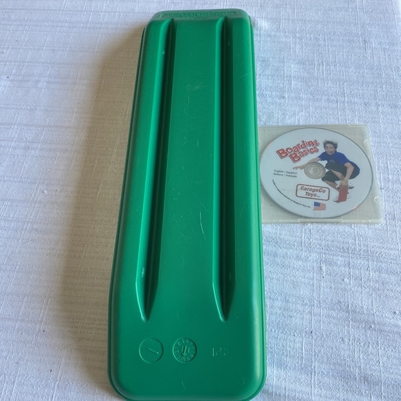 Yo Baby Kick Flipper Practice Indoor Skateboard Board-Instruction DVD or YouTube - Picture 5 of 7